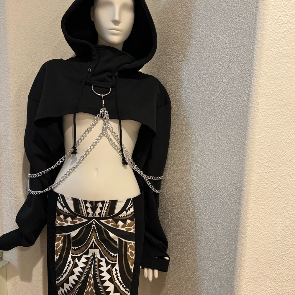 Black hoodie top with chains